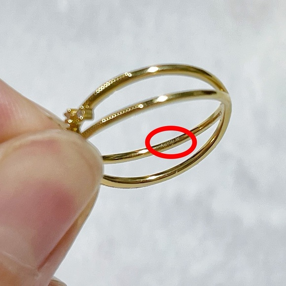 ✨Host Pick✨18K Yellow Gold and Diamond Starry Night Crossover Ring - Picture 12 of 15